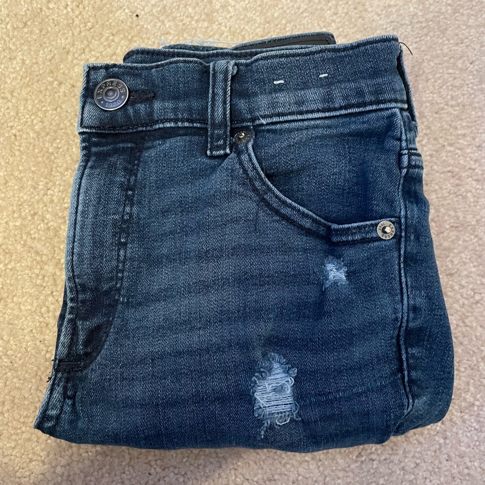 Express Ankle Cut Ripped Jeans. Size 2-3ish